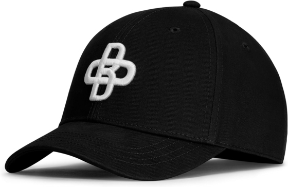 Yüksek profilli taçlı, nakışlı logo şapkası ile beyzbol şapkası tarzı