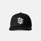 Yüksek profilli taçlı, nakışlı logo şapkası ile beyzbol şapkası tarzı