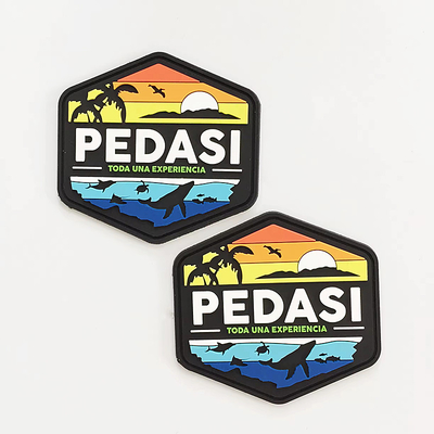 Çevre dostu Su geçirmez PVC yama Özel Giysi Logo Moral yama 4mm